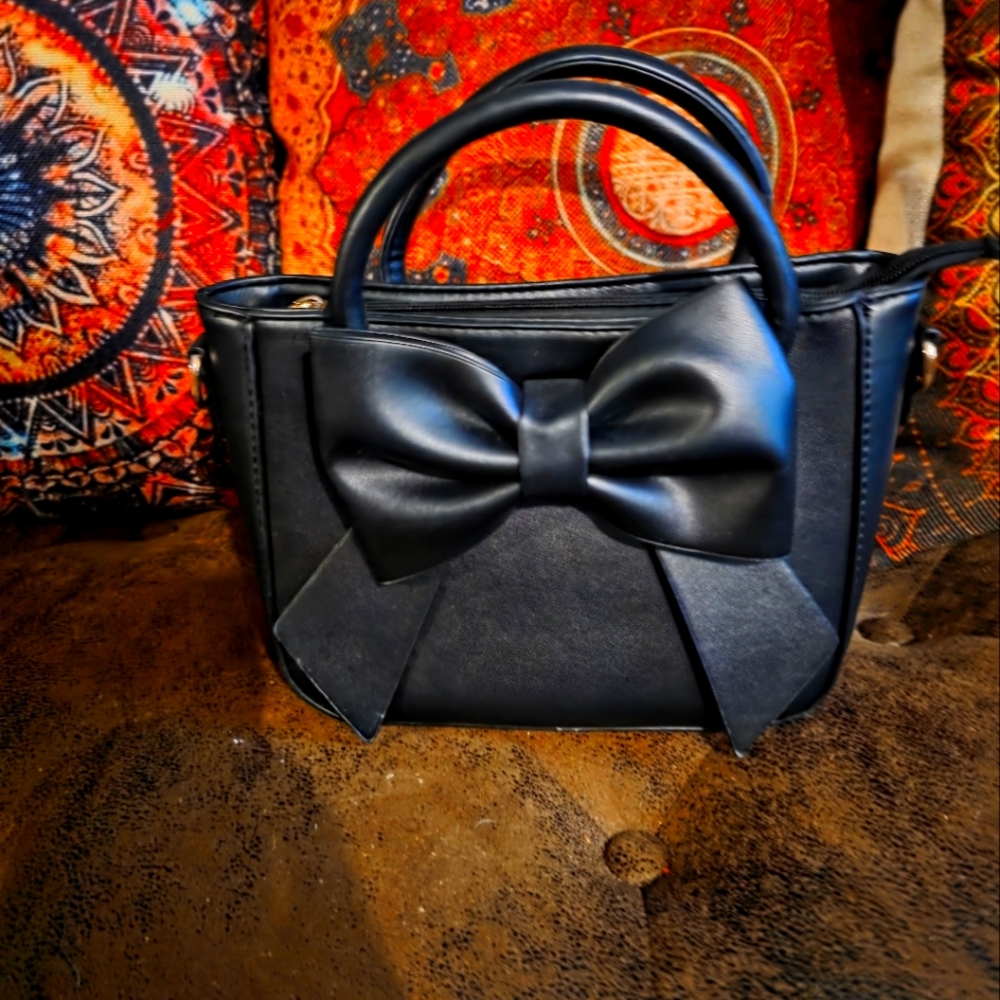 Elegant Black Bow Handbag